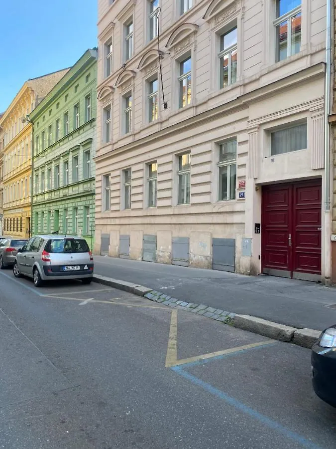 Designed Apartment Next To Vaclav Square With Terrace And Private Garage Praga Czechy