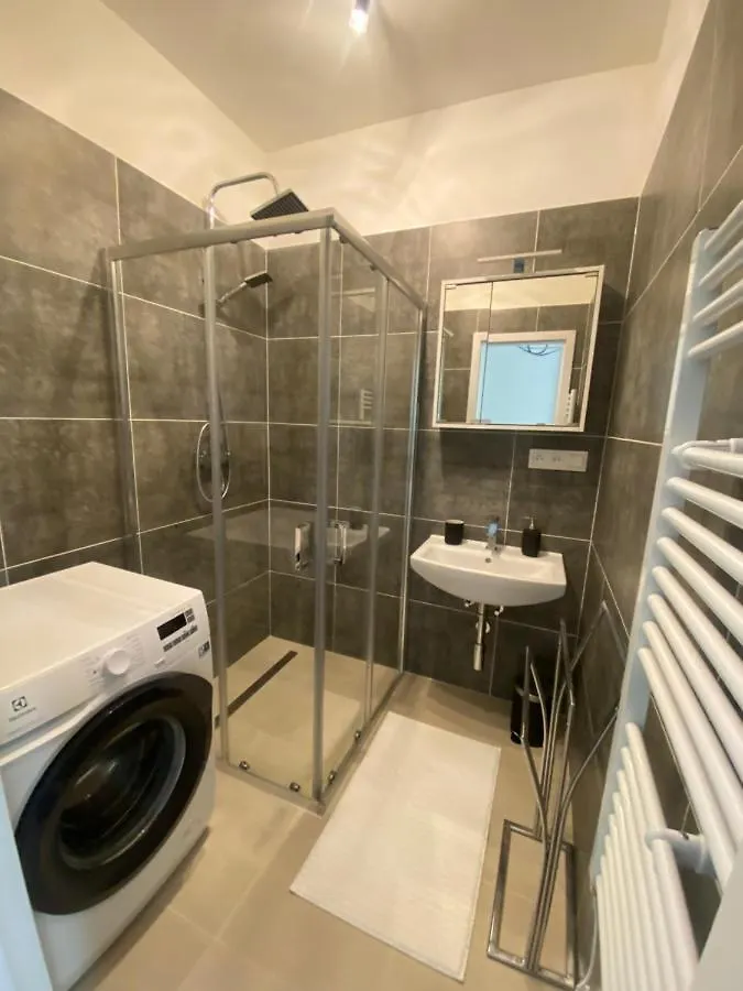Designed Apartment Next To Vaclav Square With Terrace And Private Garage Praga Czechy